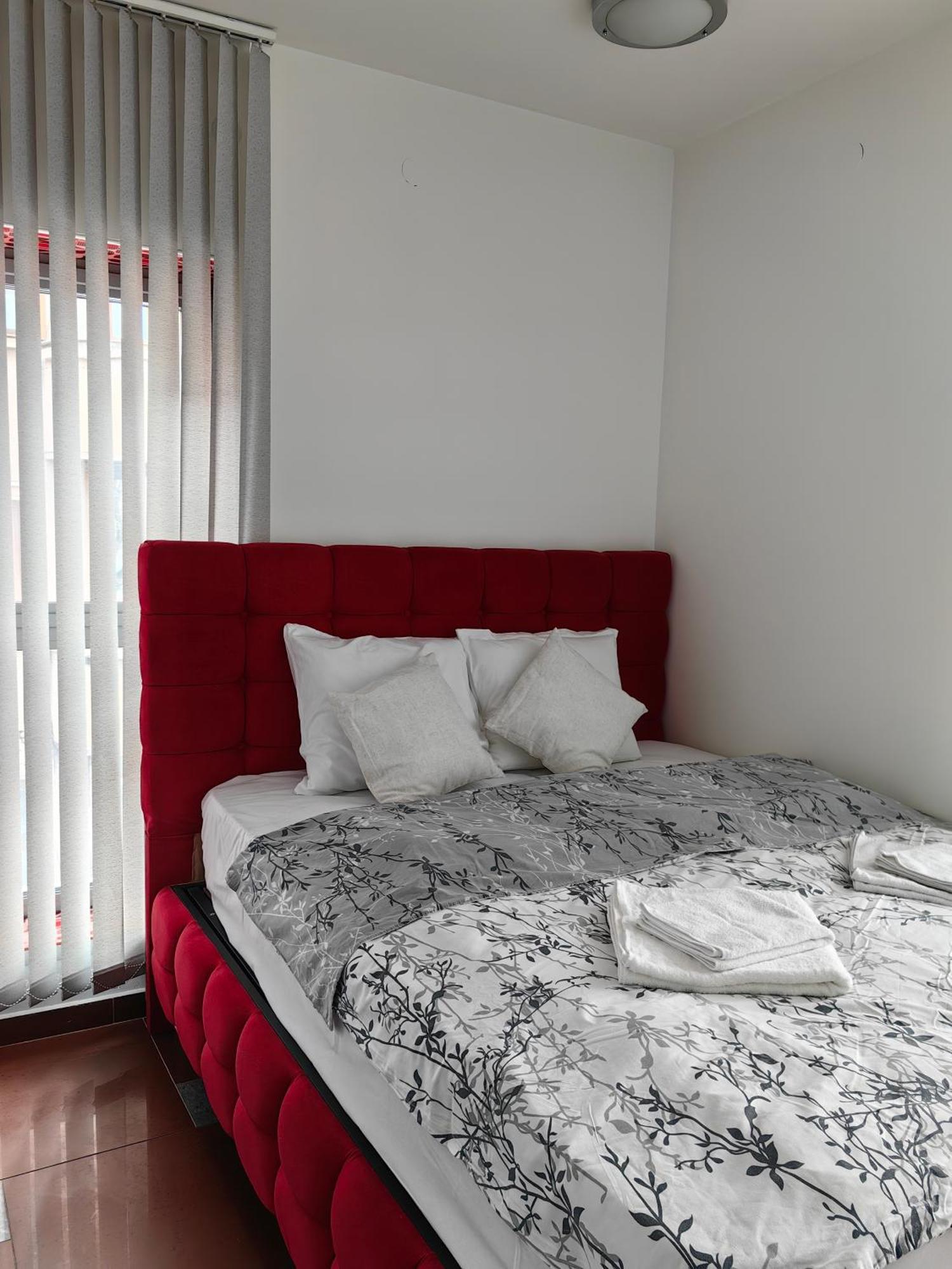 2 Bedrooms Apartment. Пловдив Екстер'єр фото